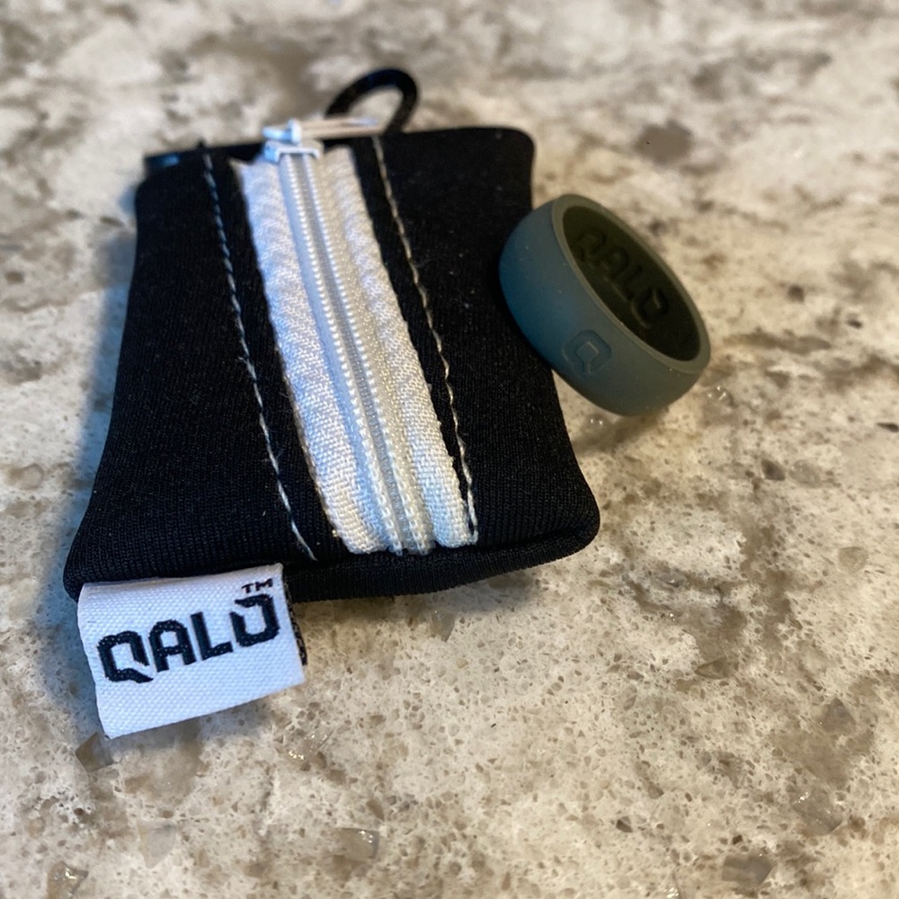 Qalo Men’s Dark Gray Ring. Size 11